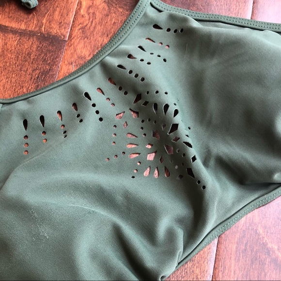 👙 Bikini Top 👙 - Picture 3 of 4